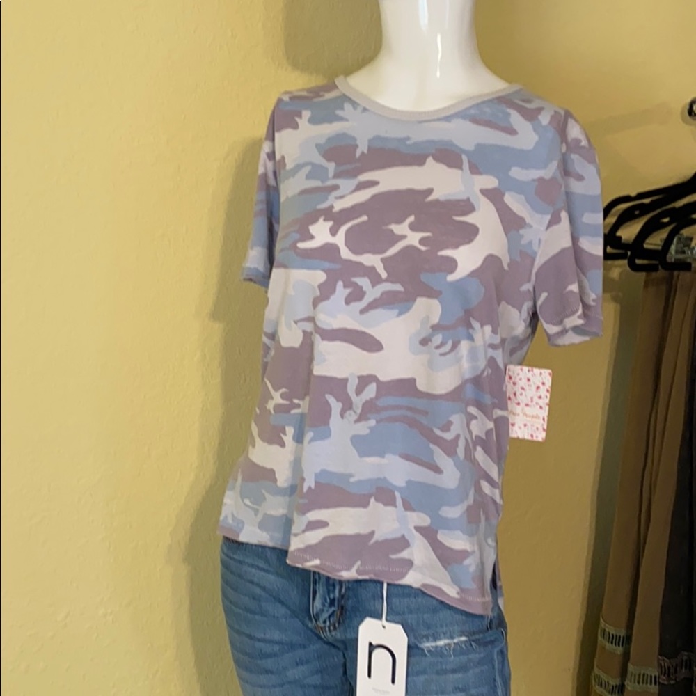 🧳 NWT Free People Camo T size xs